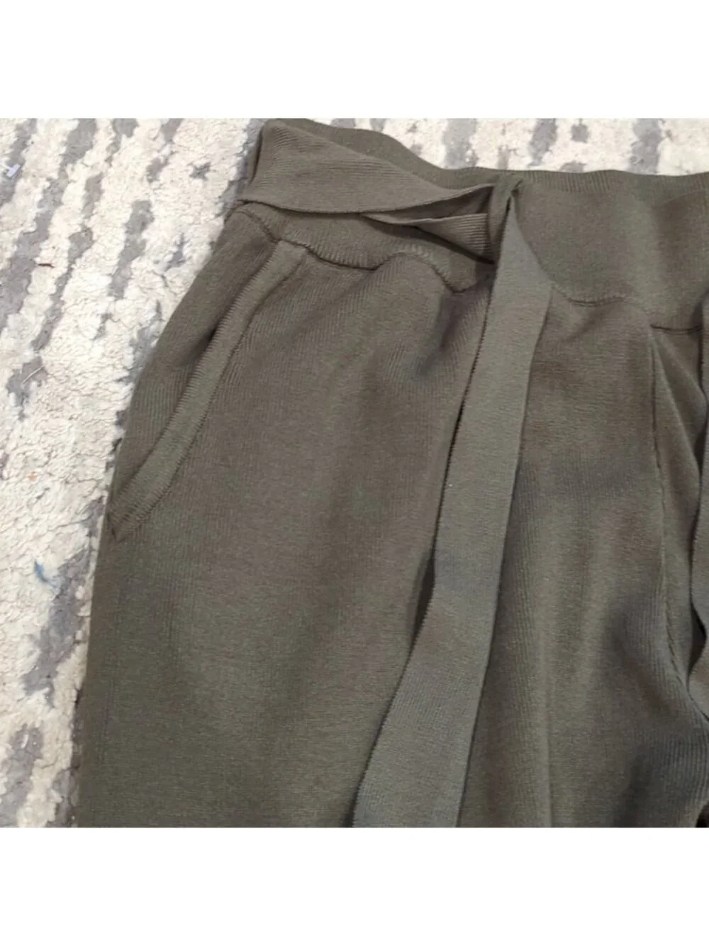 Zara Green knit joggers with waist tie and pockets